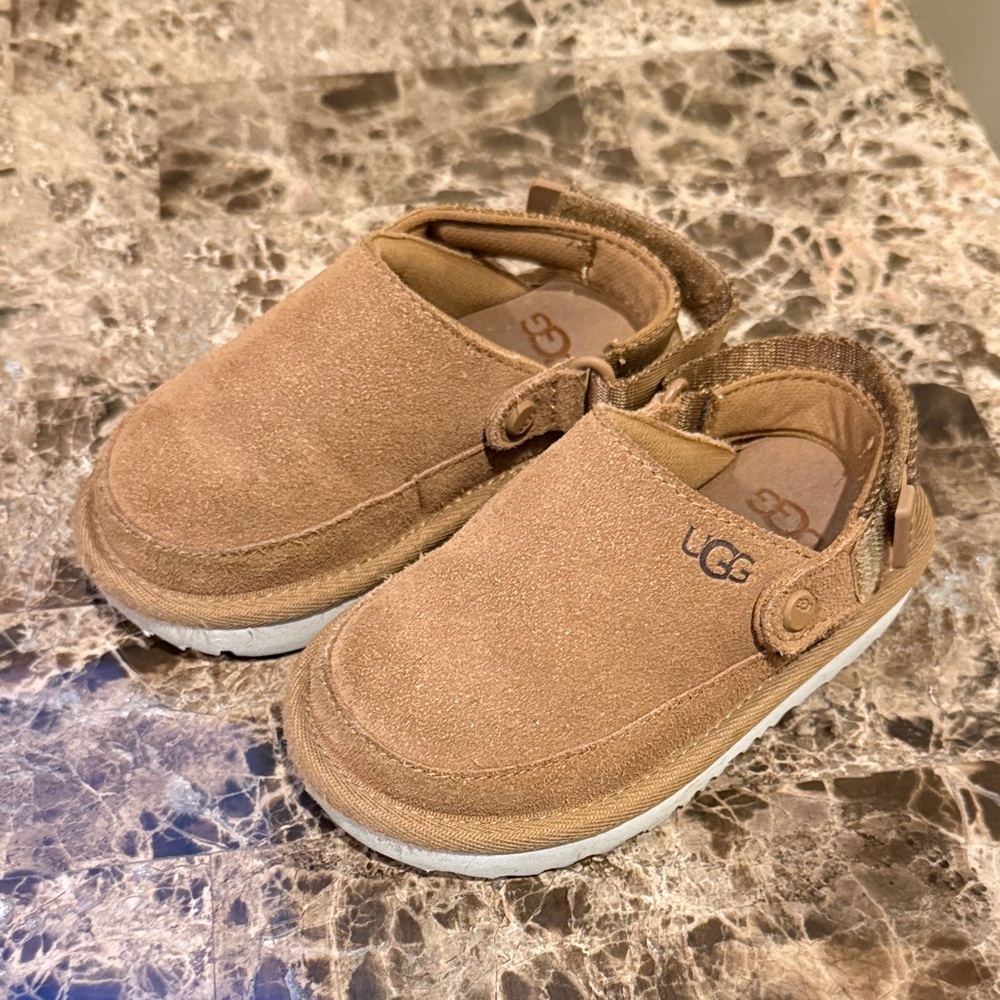 UGG chestnut toddler clogs size 7